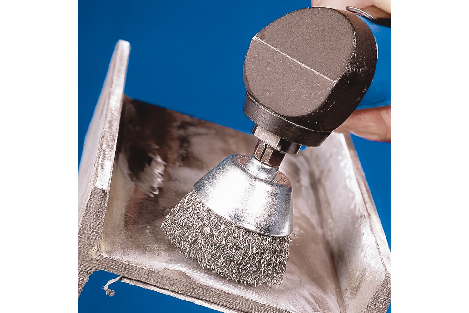 Crimped Mounted Cup Brush, 2 1/2 Inch / Steel wire (ST)