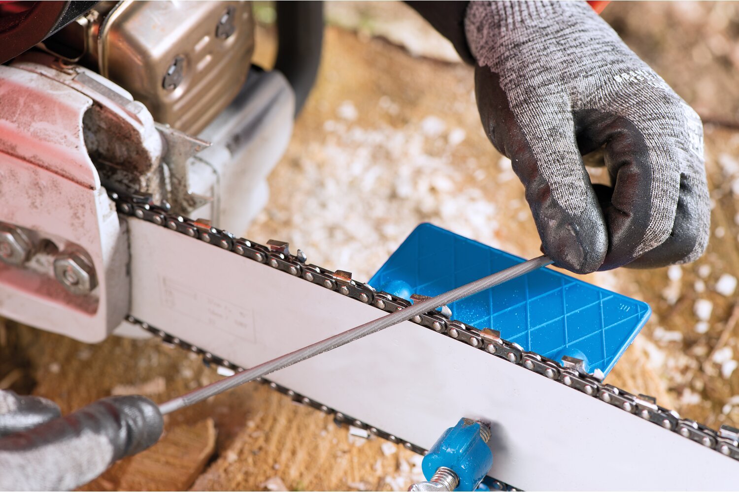Chain saw files round